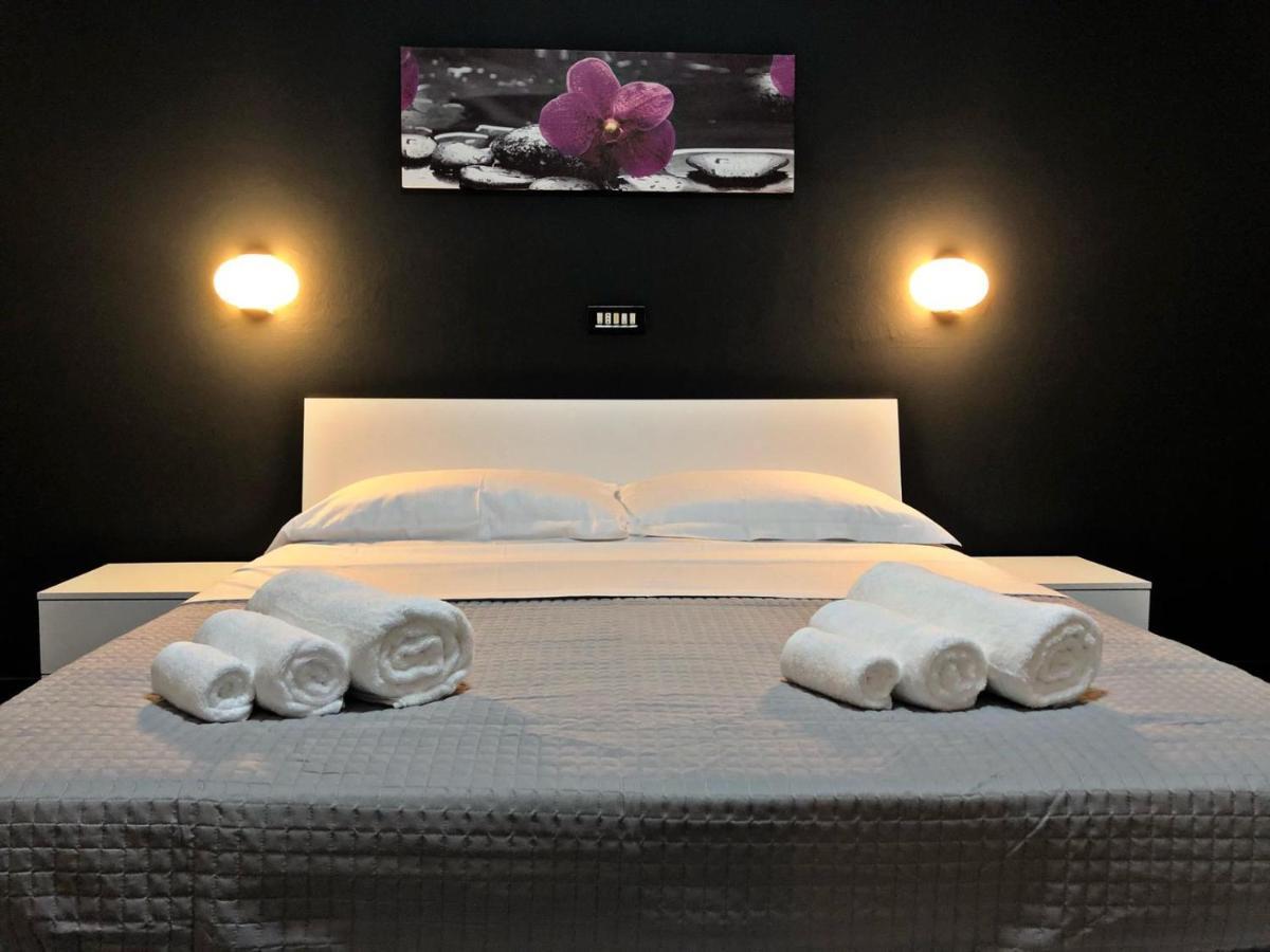 Hotel Neyra Beach Римини Экстерьер фото