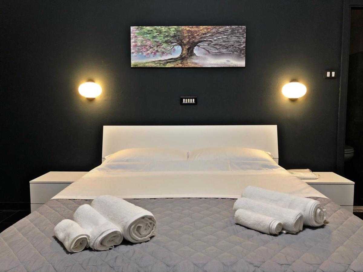 Hotel Neyra Beach Римини Экстерьер фото