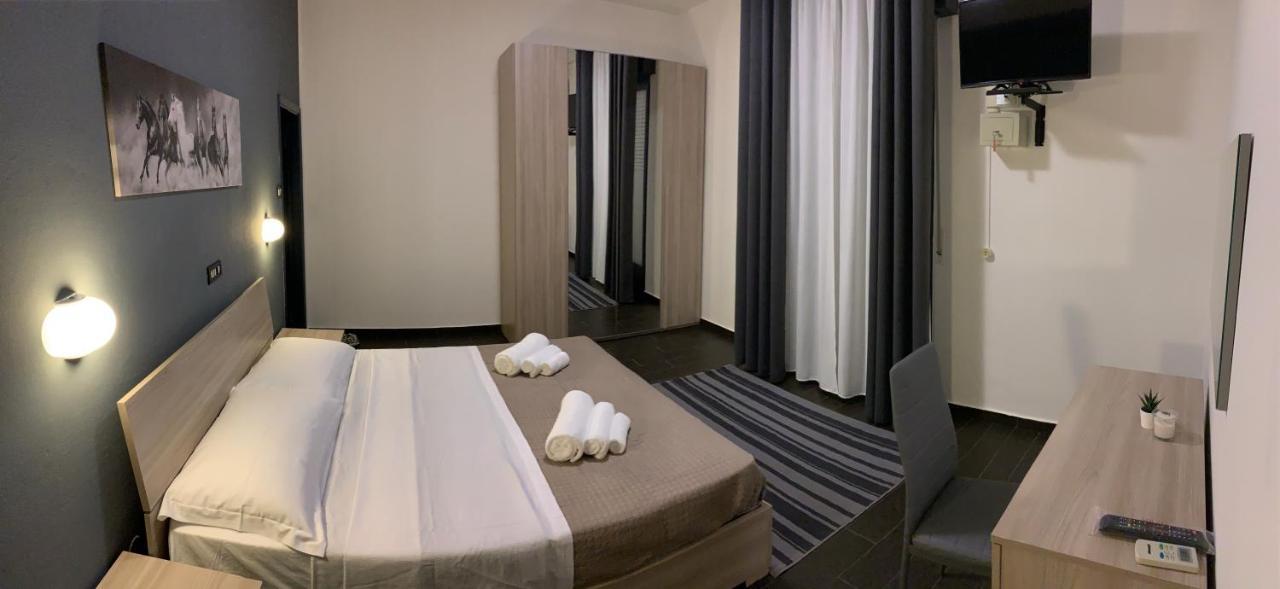 Hotel Neyra Beach Римини Экстерьер фото
